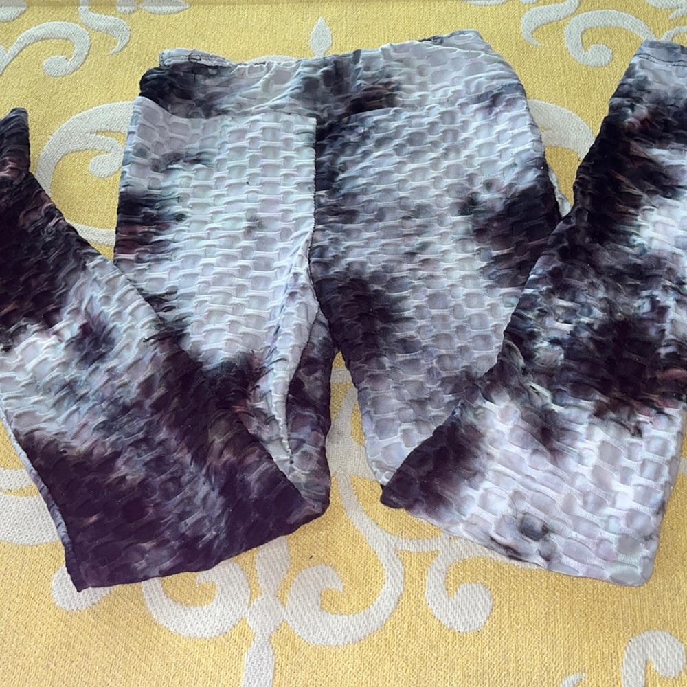 Cute tiktok leggings! Charlotte ruse brand: eye candy! Medium!